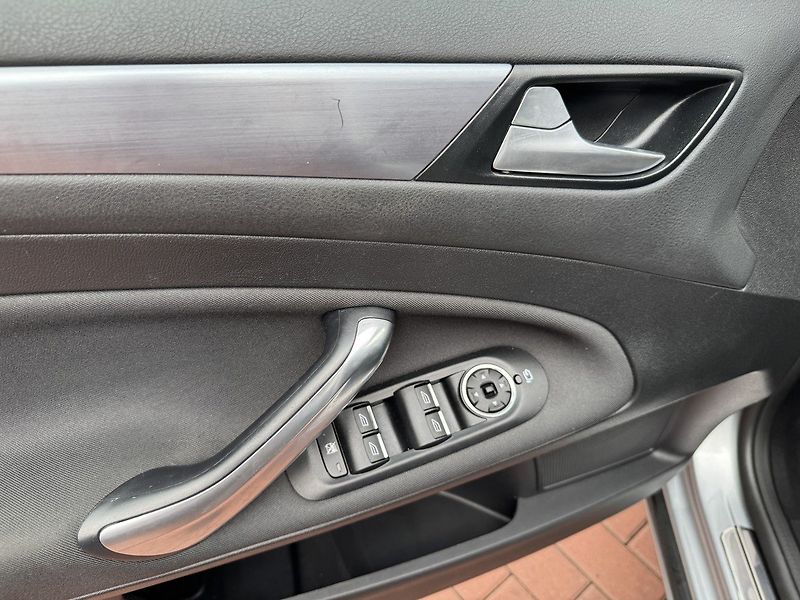 Ford Mondeo (2013) 1.6i EcoBoost Titanium Xenony - fotka 27 z 50