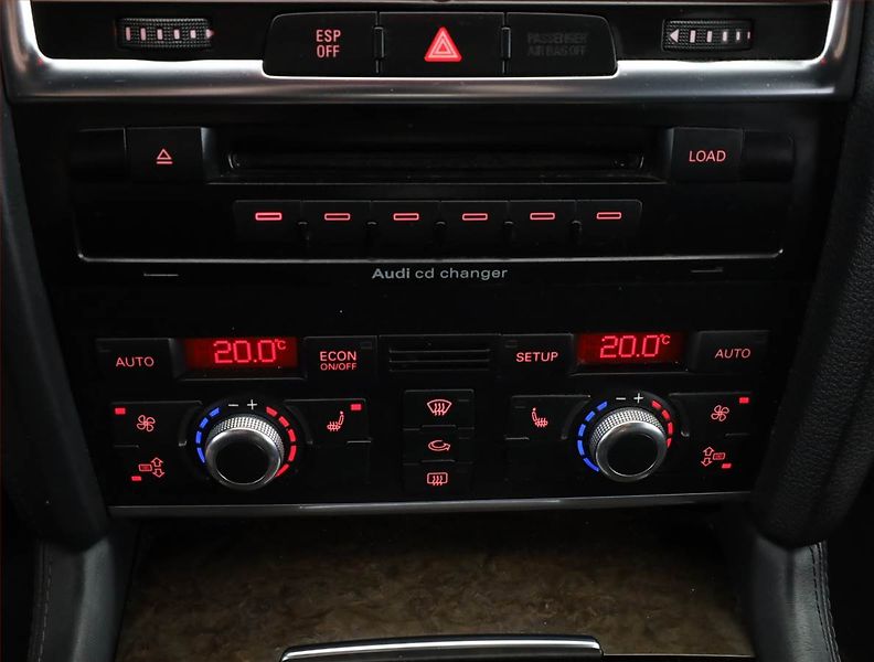 Audi Q7 (2009) S-Line 4.2 FSI , 4X4, Automat - fotka 12 z 17