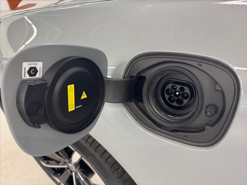 Volvo XC60 2,0 XC60T8 Ultra Dark   0347 - fotka 16 z 16