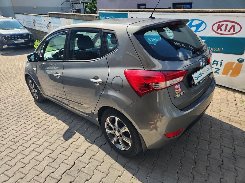 Hyundai ix20 1.6-KLIMA-SENZORY-ISOFIX - fotka 8 z 24