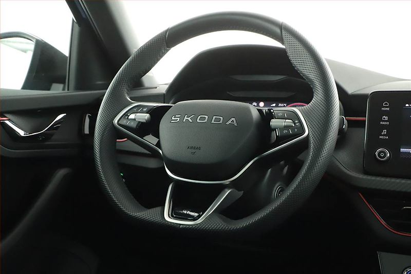 Škoda Kamiq (2026) 1.5 TSI, MONTE CARLO, AUTOMAT - fotka 8 z 20