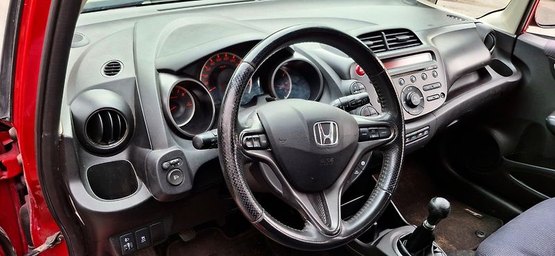 Honda Jazz 1.4 VTEC 73 KW - fotka 30 z 37