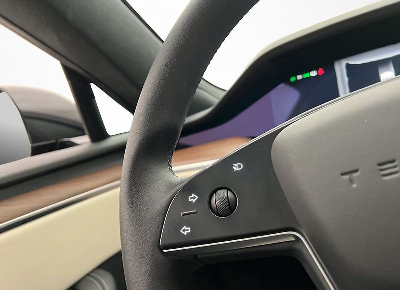 Tesla Model S LR AWD Kam Vzduch Panorama Taž - fotka 26 z 32
