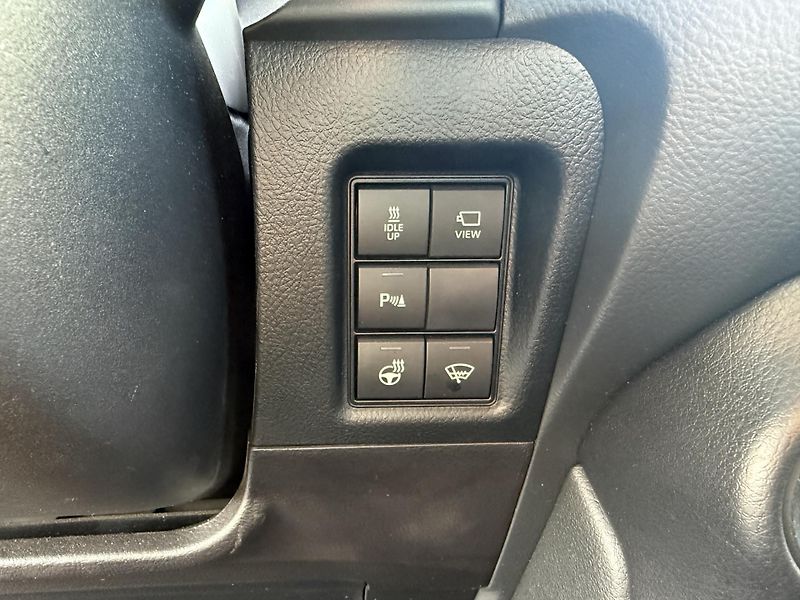 Toyota Land Cruiser 2.8 D-4D AT AWD 150kW Executiv - fotka 17 z 25