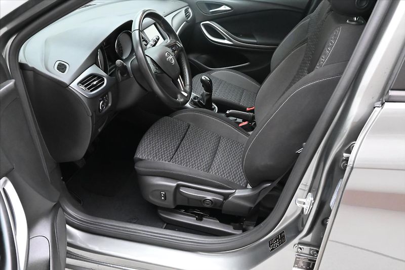 Opel Astra 1,5 CDTi 90 kW Park. Kamera Zá - fotka 13 z 29