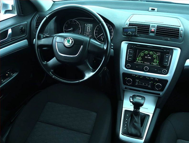 Škoda Octavia (2010) 1.2 TSI, Automat, Serv.kniha - fotka 7 z 17