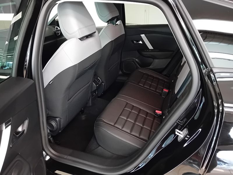 Citroën C4 (2025)  MAX Hybrid 145k Automatic - fotka 8 z 19