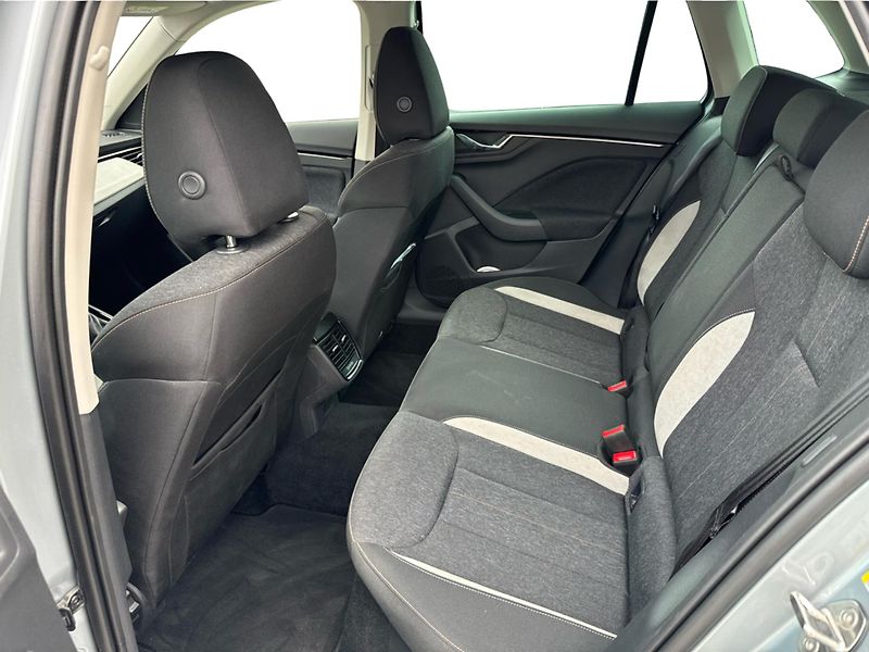 Škoda Kamiq Top Selection 1,0 TSI 85 kW 7- - fotka 11 z 17