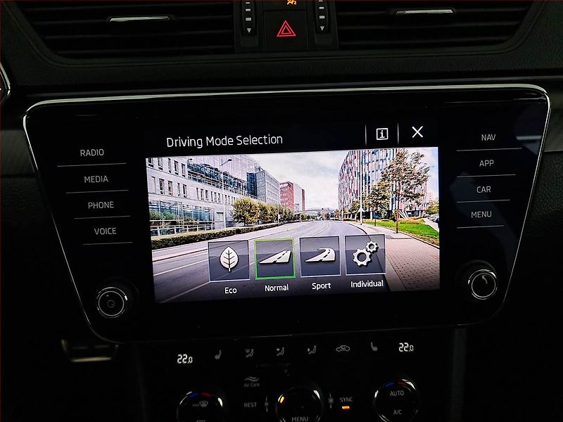 Škoda Superb (2020) Sportline 1.5 TSI - fotka 17 z 24