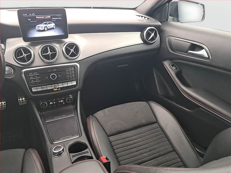 Mercedes-Benz GLA (2018) 250 4MATIC - fotka 7 z 17
