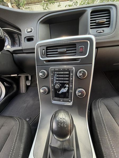 Volvo V60 (2014) - fotka 12 z 34