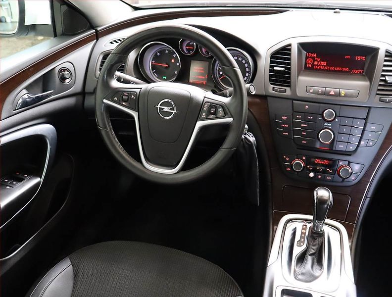 Opel Insignia (2009) 2.0 CDTI, Automat, Tempomat - fotka 7 z 18