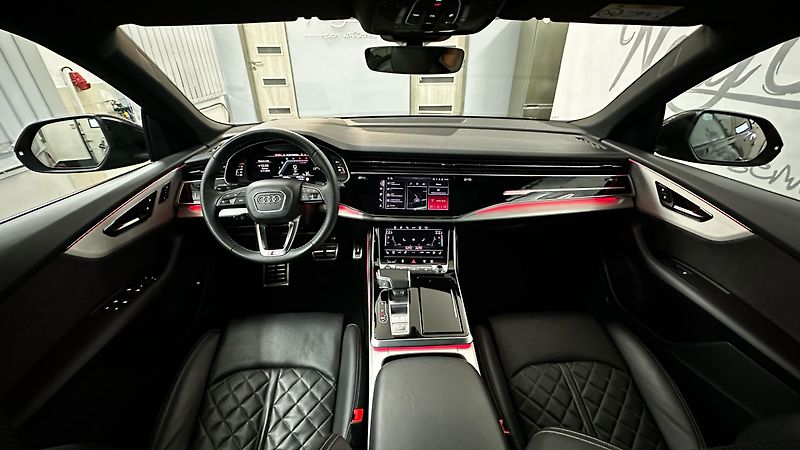 Audi Q8 (2025) S LINE / ZÁRUKA / TOP STAV - fotka 28 z 44