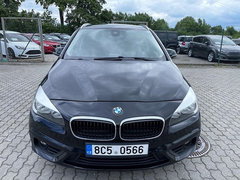 BMW Řada 2 218i 100 kW navigace - fotka 2 z 15