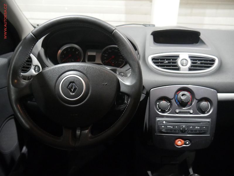 Renault Clio (2012) 1.2, ČR, AC, el. výbava - fotka 13 z 16