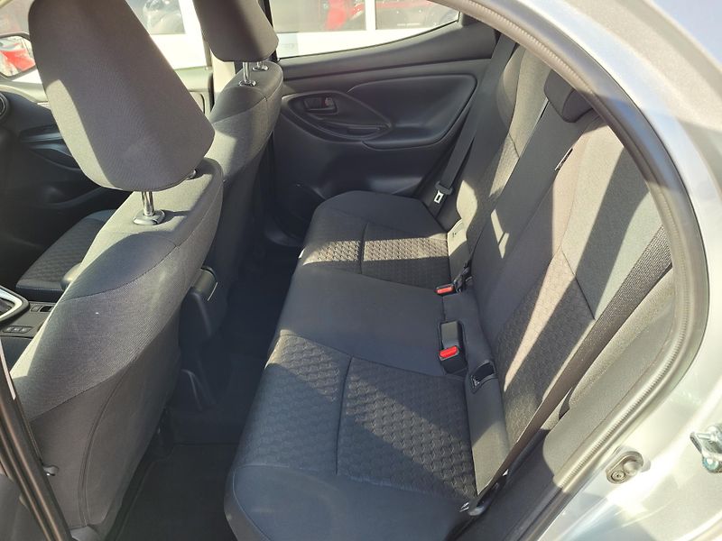 Toyota Yaris (2025) 1.5L HEV  Limited Edition - fotka 6 z 11