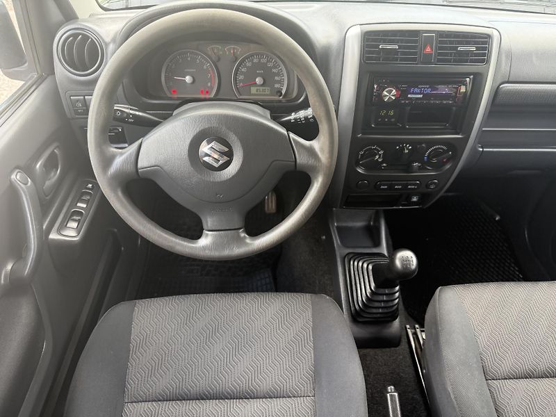Suzuki Jimny 1,3i 4x4 63kW Tažné - fotka 16 z 21
