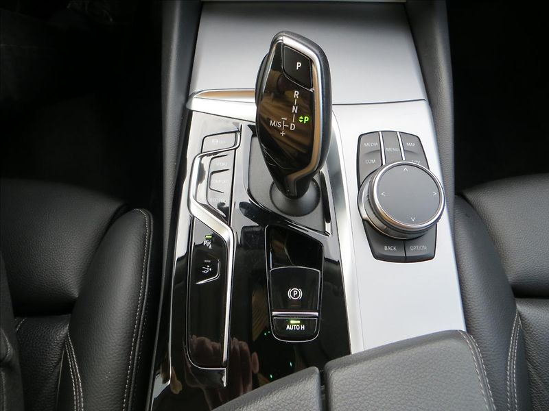 BMW Řada 6 3,0 640i 245kW xDrive AT GT - fotka 17 z 32