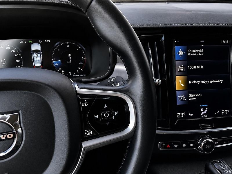 Volvo V90 (2019) 2.0 D4 140kW MOMENTUM - fotka 16 z 32