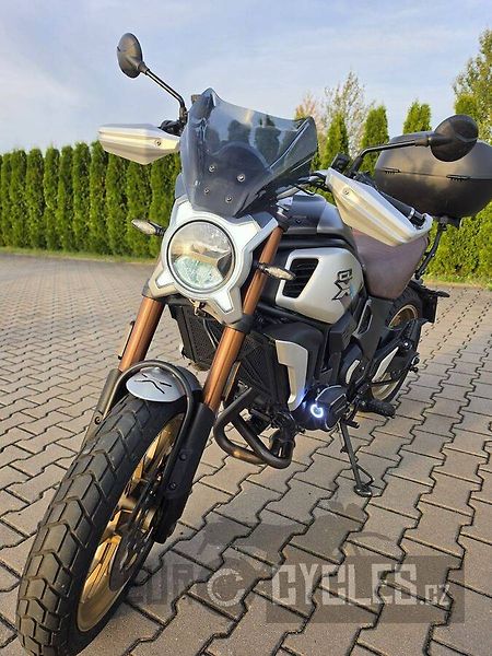 CFMOTO 700 CL-X Heritage (2022) - fotka 9 z 18