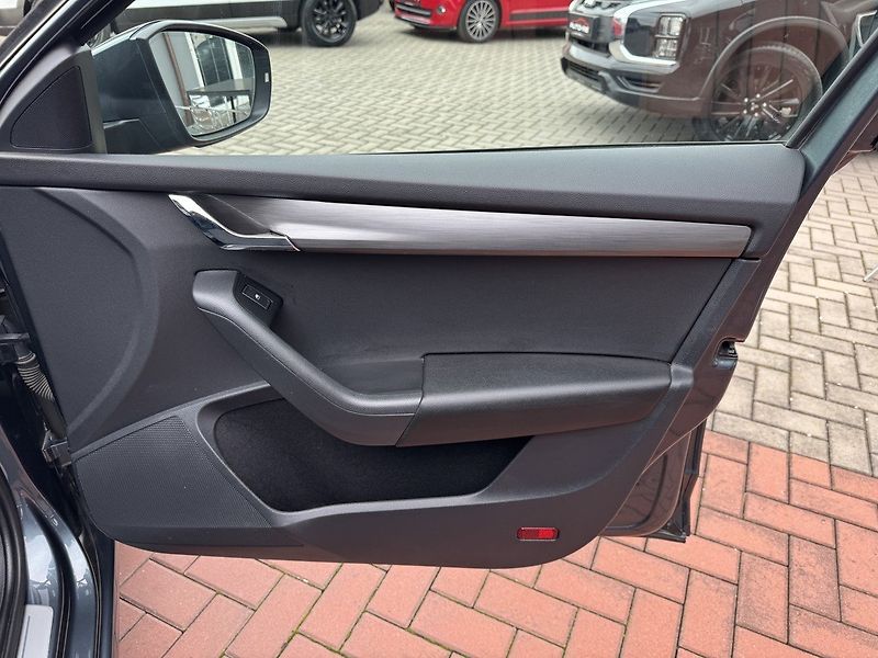 Škoda Octavia (2020) 2.0TDi DSG LED Navi Kamera - fotka 19 z 46