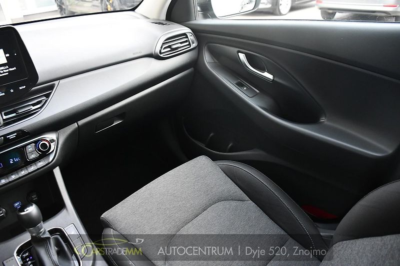 Hyundai i30 1.0T-GDI ČR FAMILY SMART DCT - fotka 24 z 52