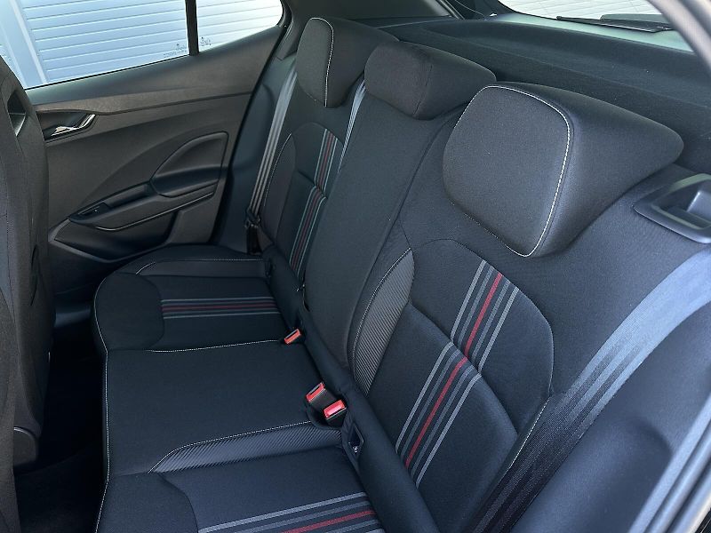 Škoda Fabia 1.0TSi DSG Monte Carlo 116PS B - fotka 38 z 43