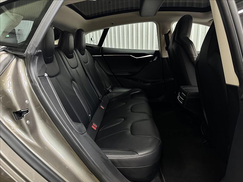 Tesla Model S 70D 4x4 DUAL MOTOR PANO DPH - fotka 30 z 36