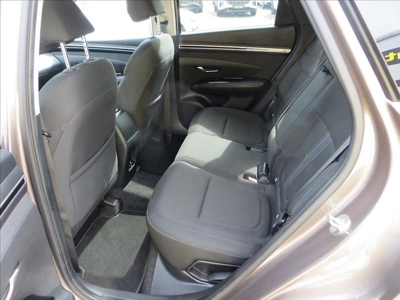 Hyundai Tucson 1,6 CRDi mHEV DCT Smart 100 kW - fotka 26 z 28