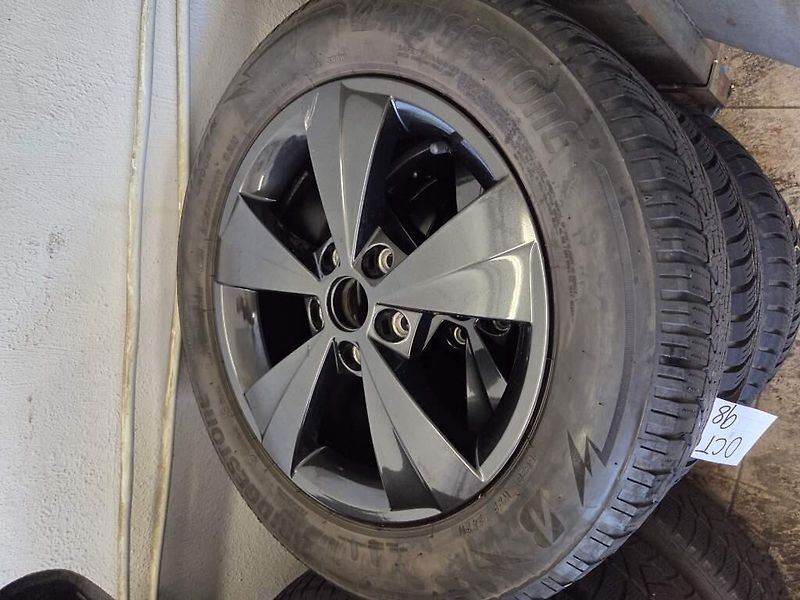 Škoda Octavia (2023) 2.0 LED TOUR VIRTUAL Tažné Nez - fotka 35 z 36