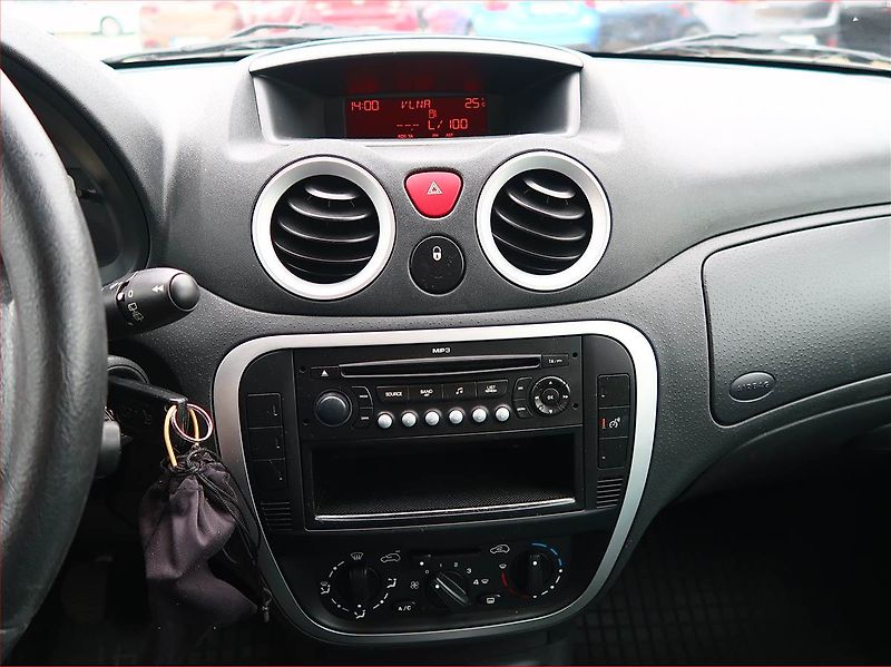 Citroën C3 (2010) 1.4 16V, Serv.kniha - fotka 12 z 13