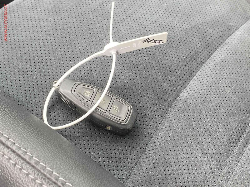 Ford Mondeo (2014) 2.0TDCi, Titanium, AT, bixen - fotka 19 z 19