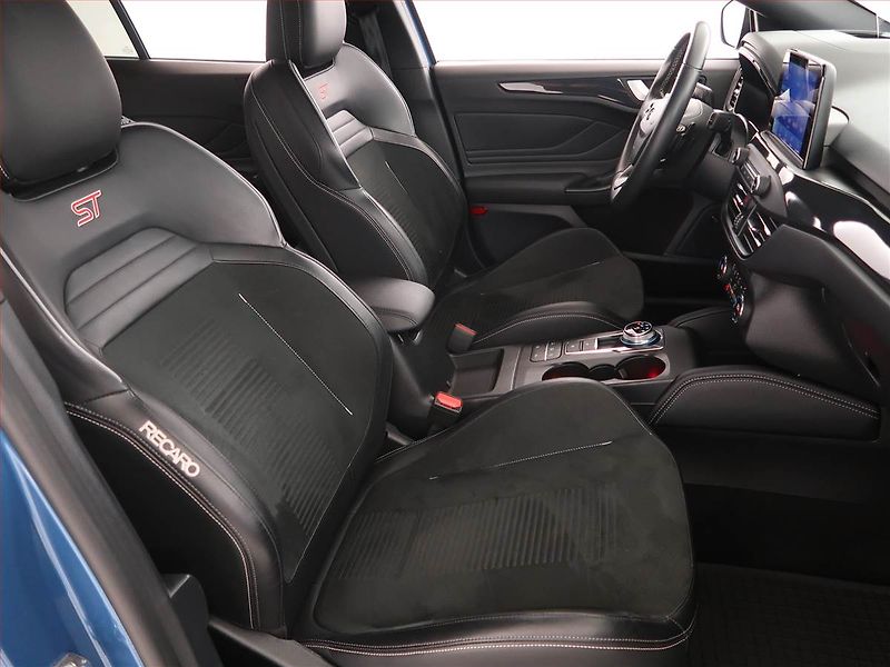 Ford Focus (2020) 2.3 EcoBoost ST - fotka 9 z 26