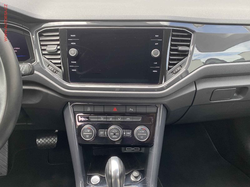 Volkswagen T-Roc (2020) 1.5 TSi, Highline, DSG, LED - fotka 12 z 18
