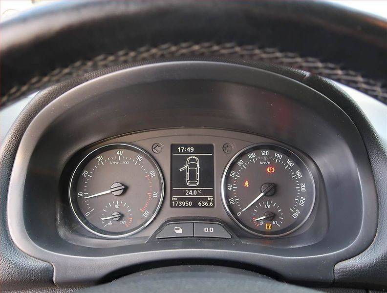 Škoda Fabia (2010) 1.2 TSI - fotka 11 z 16