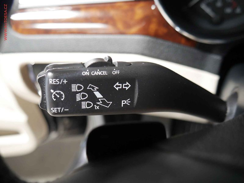 Škoda Superb (2013) 2.0 TDi 4x4, 2.maj, DSG - fotka 19 z 25