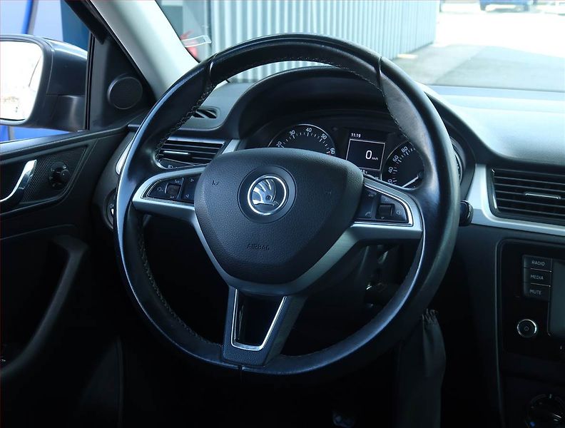 Škoda Rapid (2016) Spaceback 1.2 TSI, Serv.kniha - fotka 17 z 17