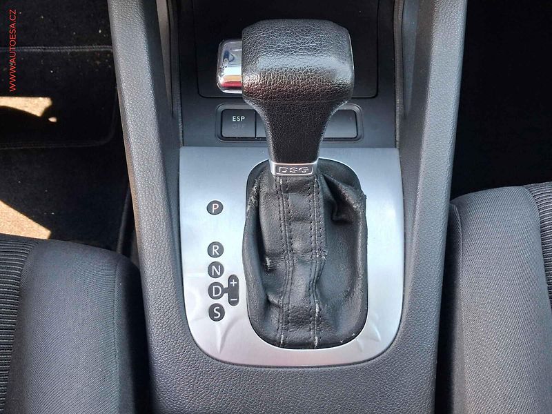 Volkswagen Golf (2005) 1.9 TDi, AT - fotka 14 z 16