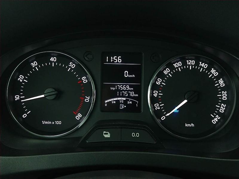 Škoda Rapid (2013) Ambition 1.2 TSI - fotka 11 z 17