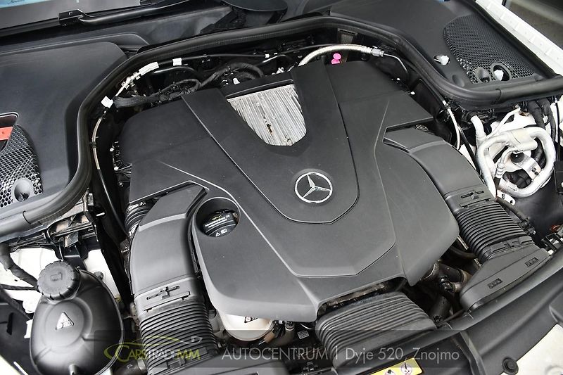 Mercedes-Benz Třídy E 400 4MATIC AMG ACC ČR HUD - fotka 50 z 53