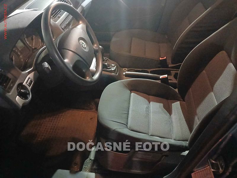 Škoda Octavia (2006) 1.6 MPi, ČR, Park.čidla - fotka 2 z 3