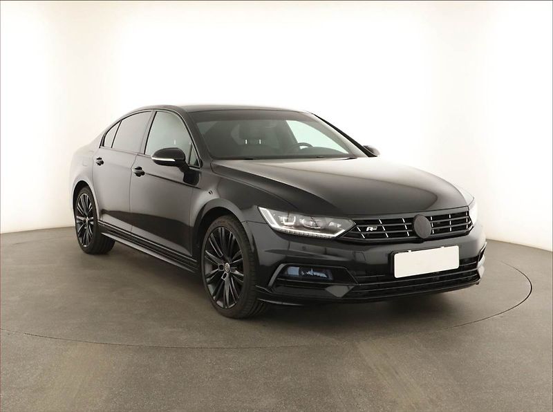 Volkswagen Passat (2019) R-Line 2.0 TDI - fotografie inzerátu