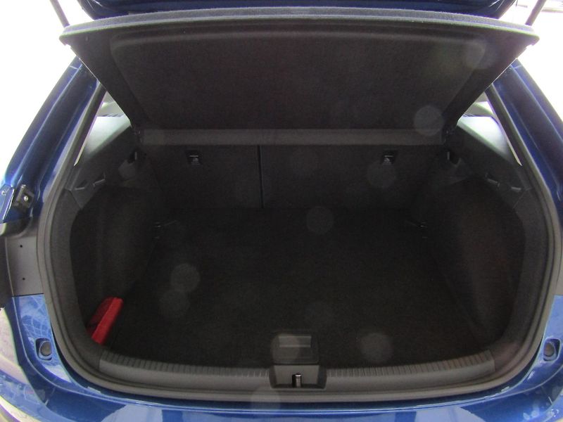 Volkswagen Taigo People 1,0 TSI 70 kW 5G - fotka 23 z 38