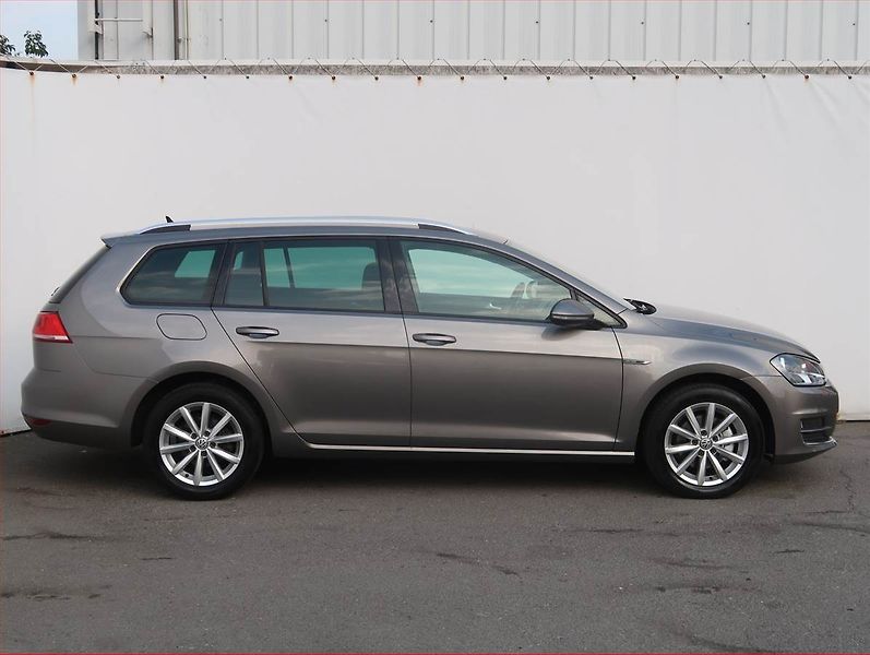 Volkswagen Golf (2016) Comfortline 2.0 TDI, Navi - fotka 6 z 19