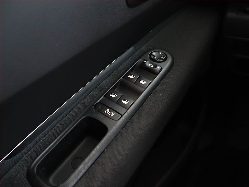 Peugeot 3008 (2012) 1.6 HDi, Serv.kniha, Navi - fotka 17 z 17