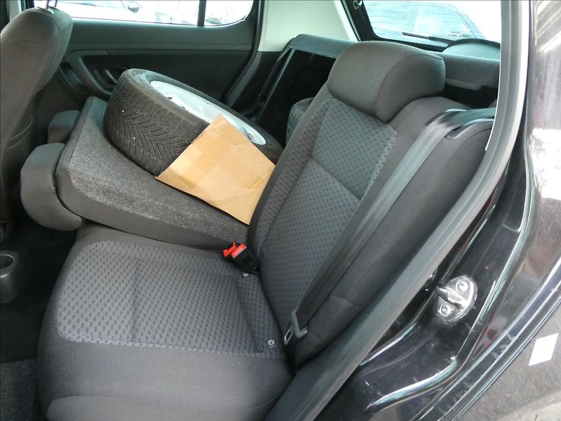 Škoda Fabia 1,2 TSi, 2 x kola, po servise - fotka 14 z 45