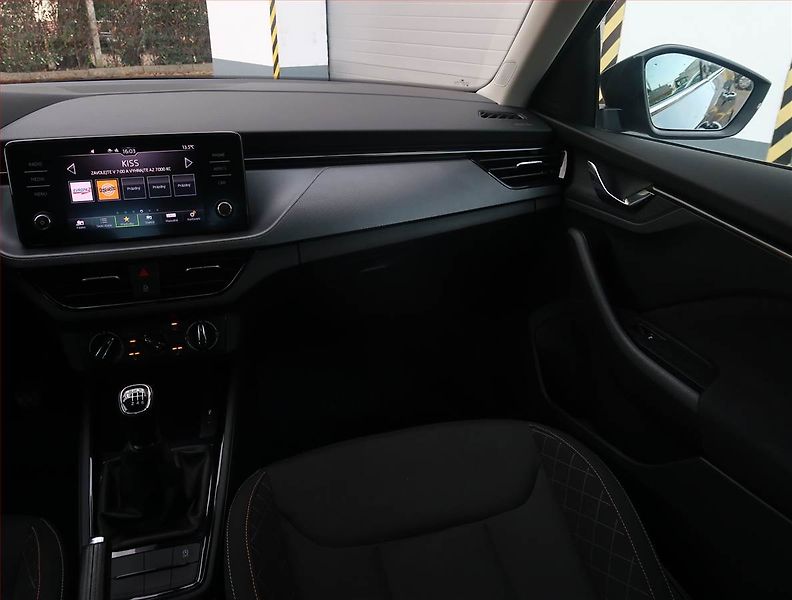Škoda Kamiq (2021) Ambition Plus 1.0 TSI - fotka 8 z 17