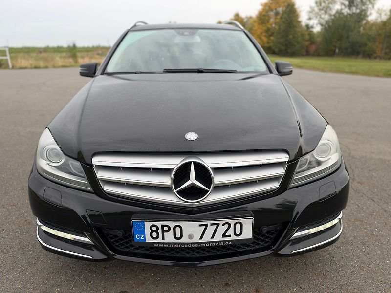 Mercedes-Benz Třídy C Kombi 125 kW diesel  142000 KM - fotka 8 z 18