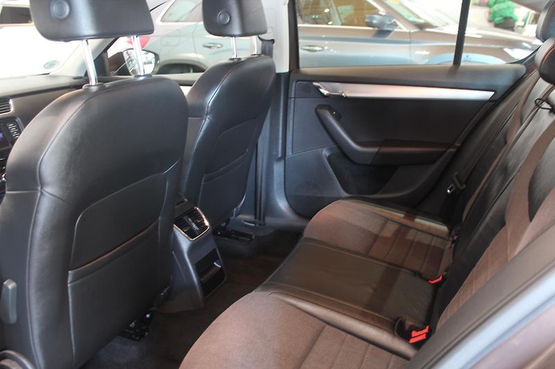Škoda Octavia (2014) 1.2TSI DSG Elegance  - fotka 16 z 29