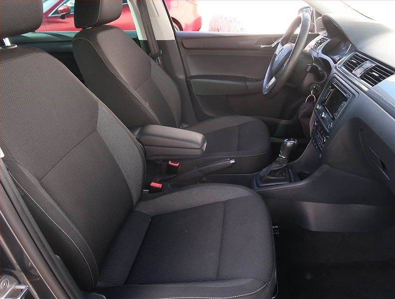 Škoda Rapid (2016) 1.4 TSI, Automat, Serv.kniha - fotka 9 z 21